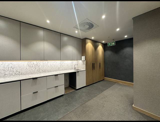 552M² OFFICE TO LET IN SANDTON CENTRAL